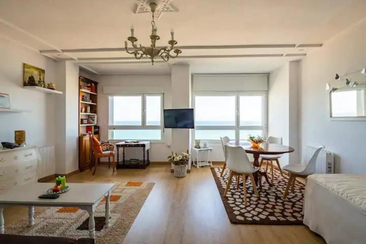 Ezcurdia 22 Playa De San Lorenzo Primera Línea Apartamento *